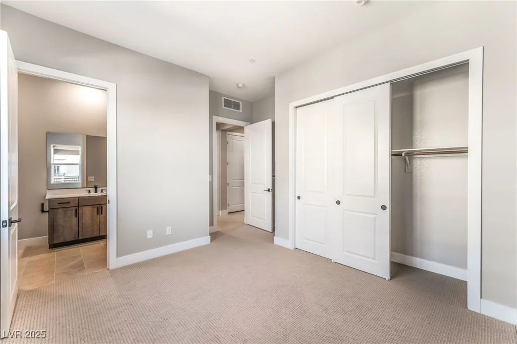 9132 Las Manaitas, Las Vegas, NV 89144