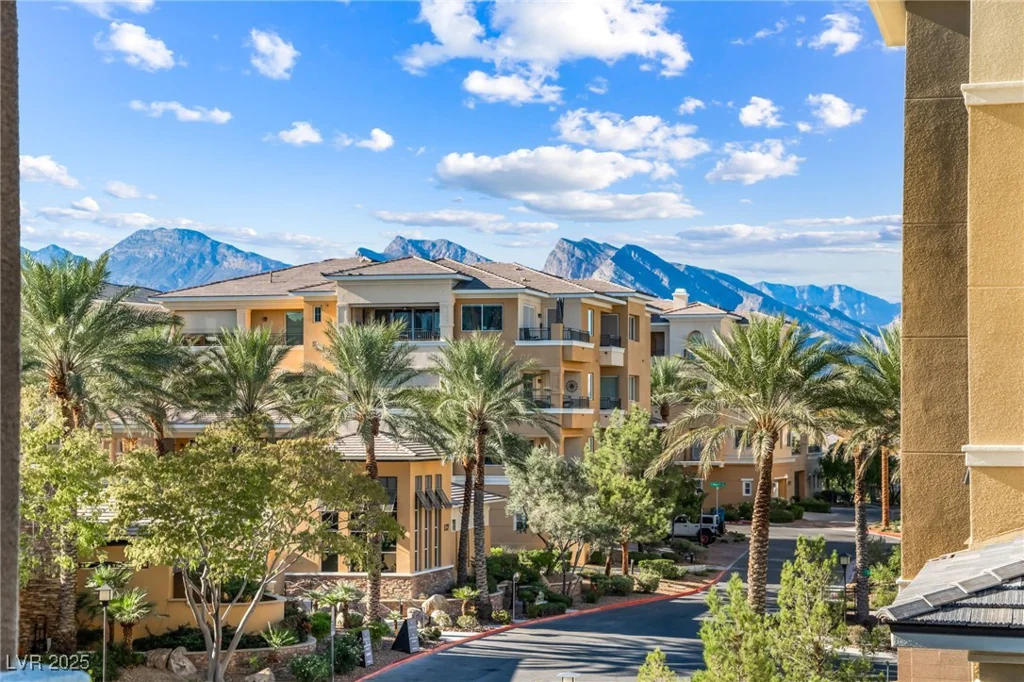 9132 Las Manaitas, Las Vegas, NV 89144