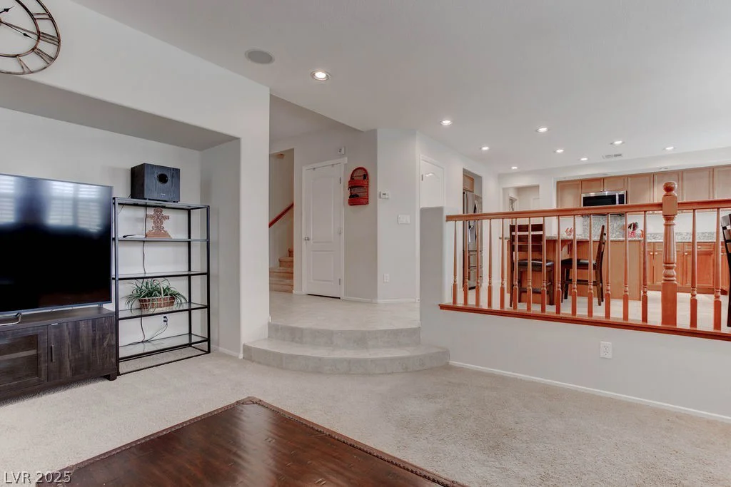 6881 Quiet Peeps, North Las Vegas, NV 89084