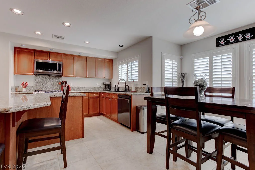 6881 Quiet Peeps, North Las Vegas, NV 89084
