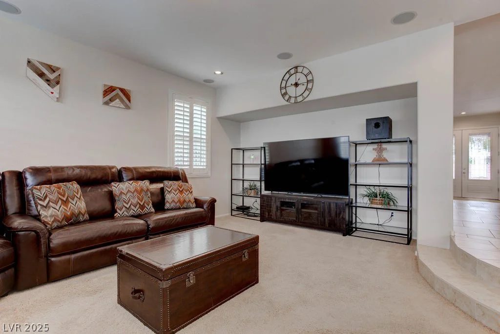 6881 Quiet Peeps, North Las Vegas, NV 89084
