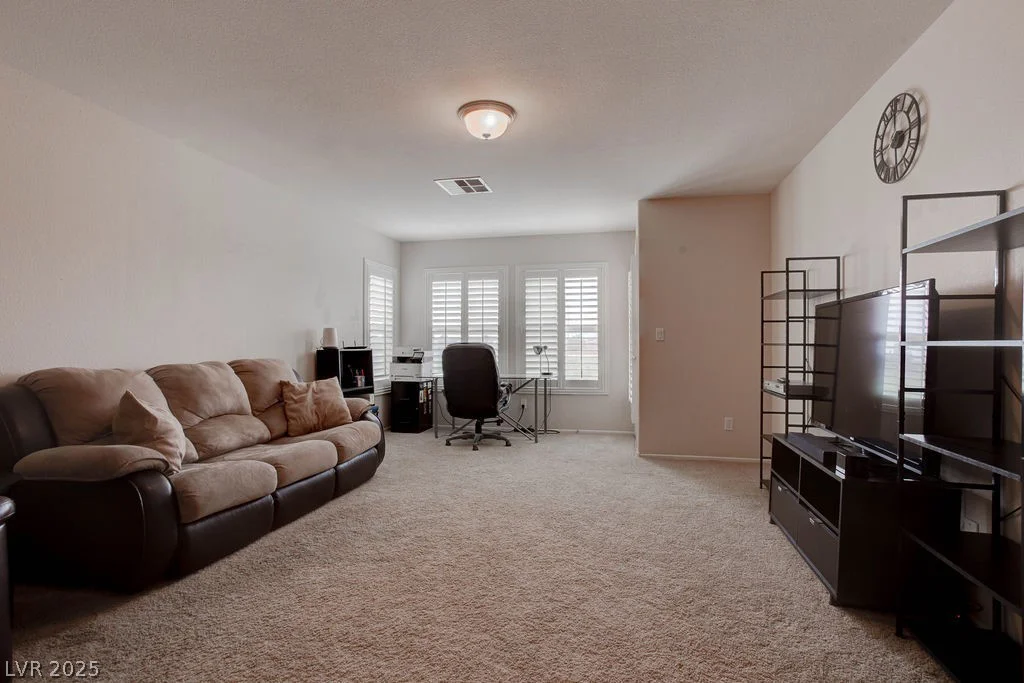 6881 Quiet Peeps, North Las Vegas, NV 89084