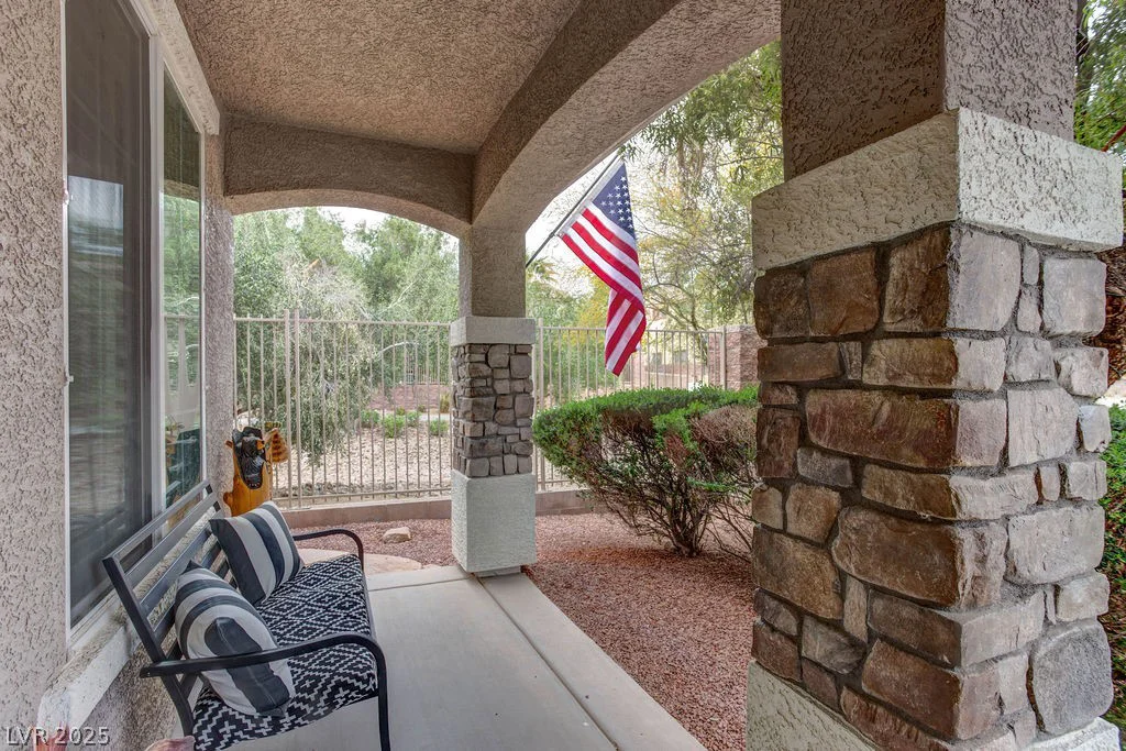 6881 Quiet Peeps, North Las Vegas, NV 89084