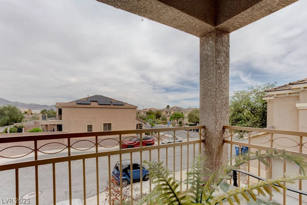 6881 Quiet Peeps, North Las Vegas, NV 89084