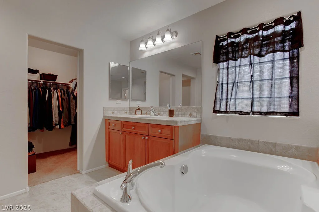 6881 Quiet Peeps, North Las Vegas, NV 89084