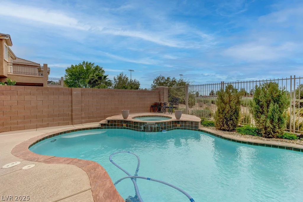 6881 Quiet Peeps, North Las Vegas, NV 89084