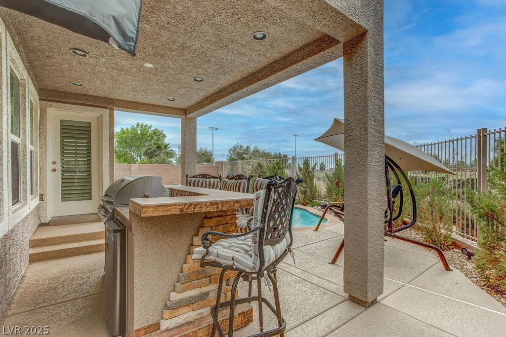 6881 Quiet Peeps, North Las Vegas, NV 89084
