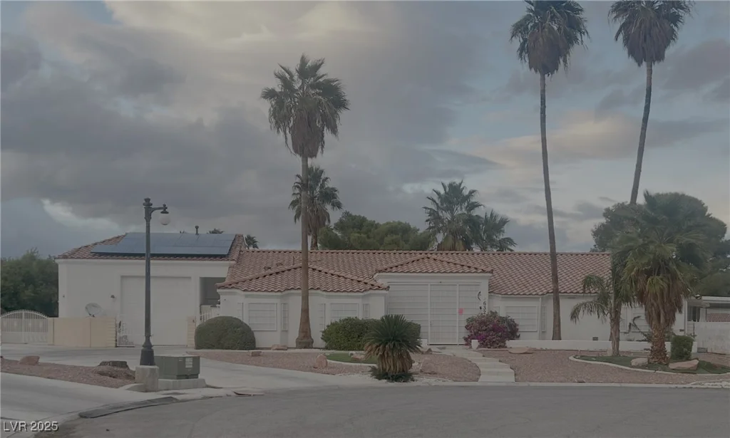 6325 Woodstock, Las Vegas, NV 89118