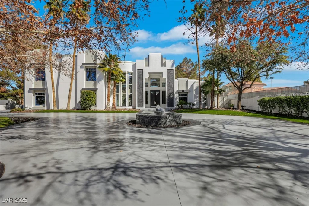 3860 Hildebrand, Las Vegas, NV 89121
