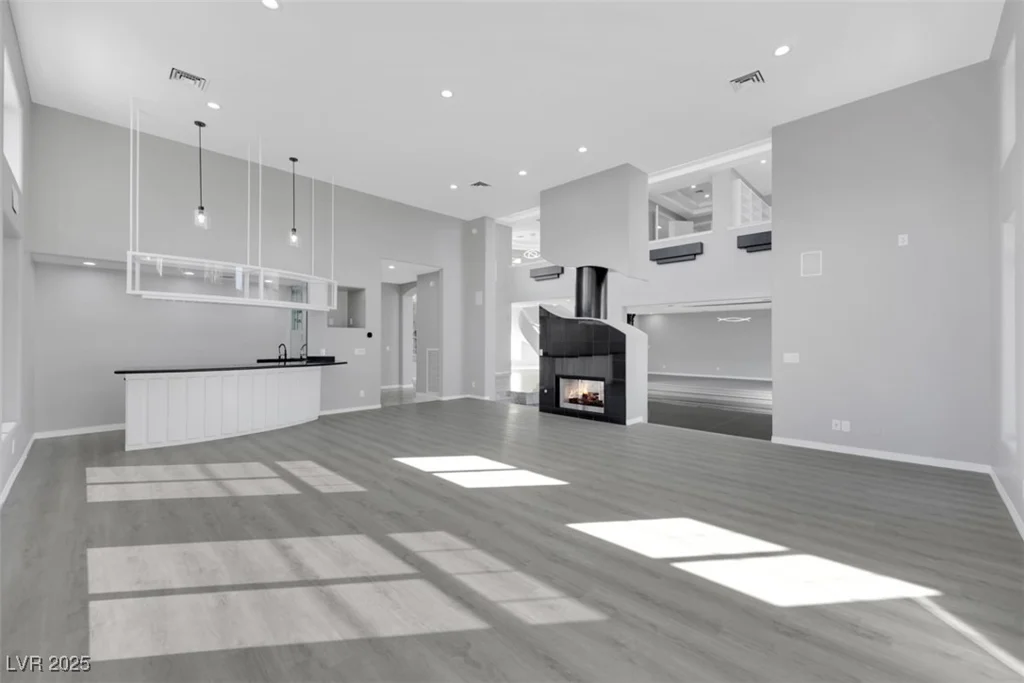 3860 Hildebrand, Las Vegas, NV 89121