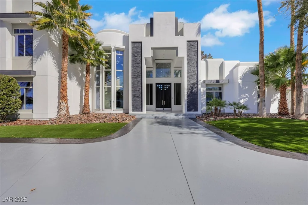 3860 Hildebrand, Las Vegas, NV 89121