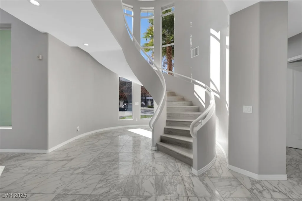 3860 Hildebrand, Las Vegas, NV 89121
