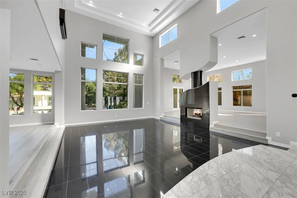 3860 Hildebrand, Las Vegas, NV 89121