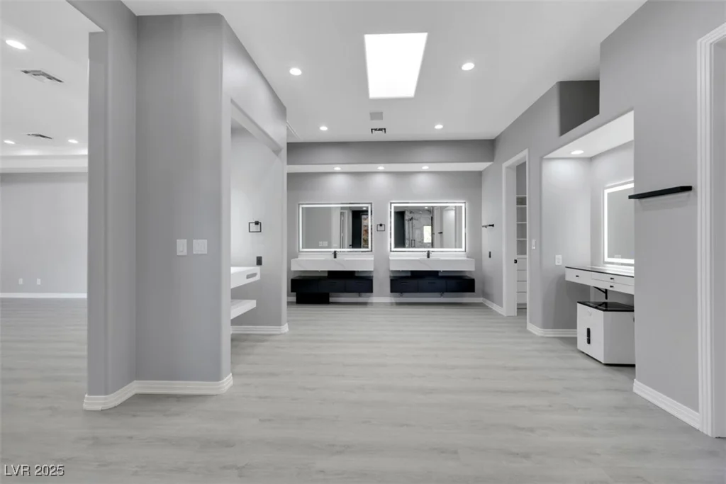 3860 Hildebrand, Las Vegas, NV 89121