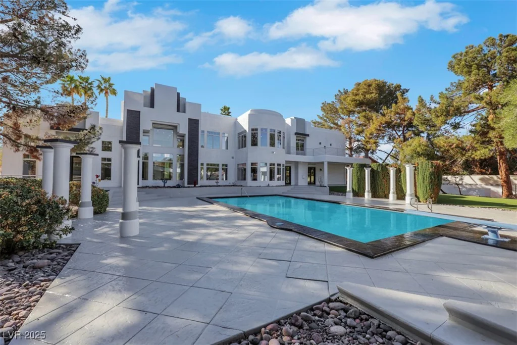 3860 Hildebrand, Las Vegas, NV 89121