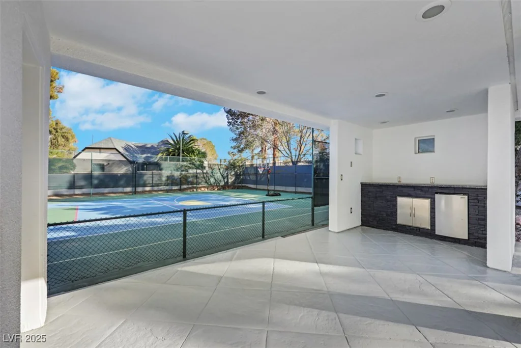 3860 Hildebrand, Las Vegas, NV 89121