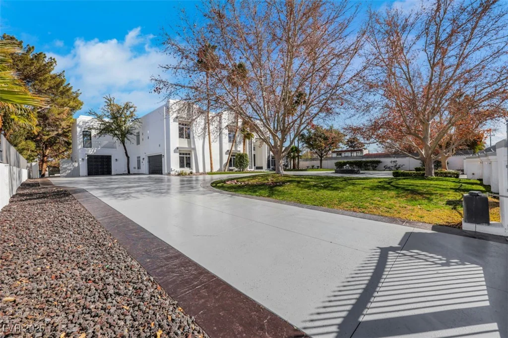 3860 Hildebrand, Las Vegas, NV 89121