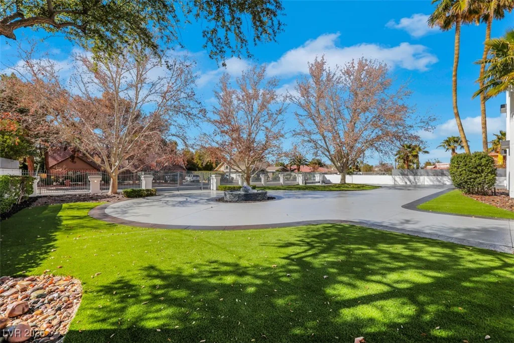 3860 Hildebrand, Las Vegas, NV 89121