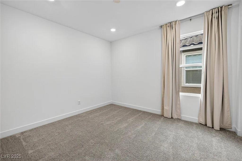 6930 Dandelion Park, Las Vegas, NV 89113