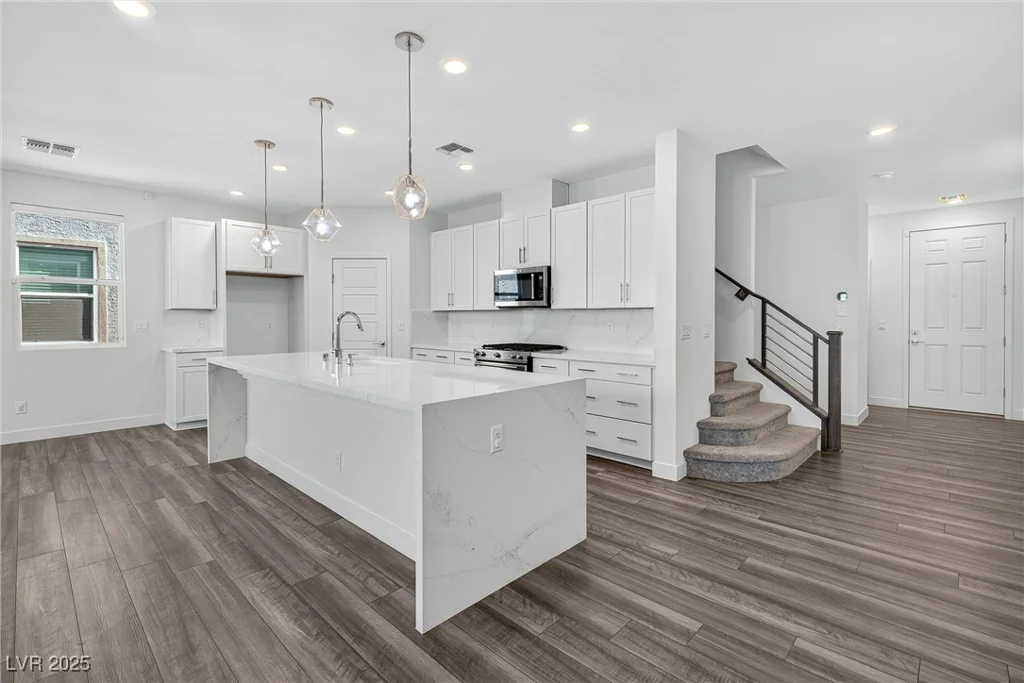 6930 Dandelion Park, Las Vegas, NV 89113