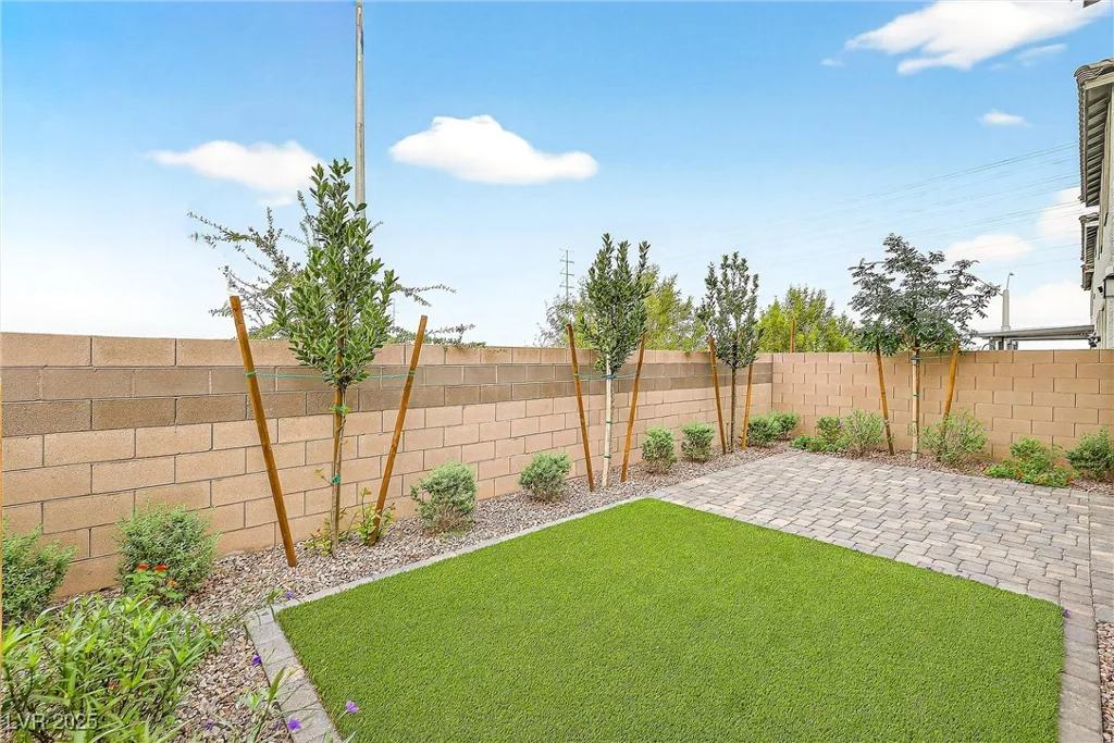 6930 Dandelion Park, Las Vegas, NV 89113