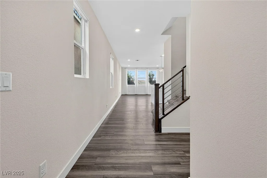 6930 Dandelion Park, Las Vegas, NV 89113