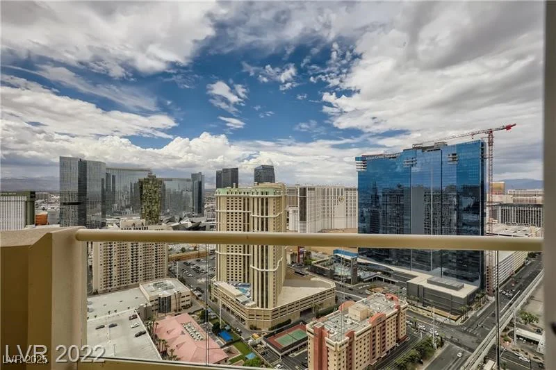 145 Harmon, Las Vegas, NV 89109