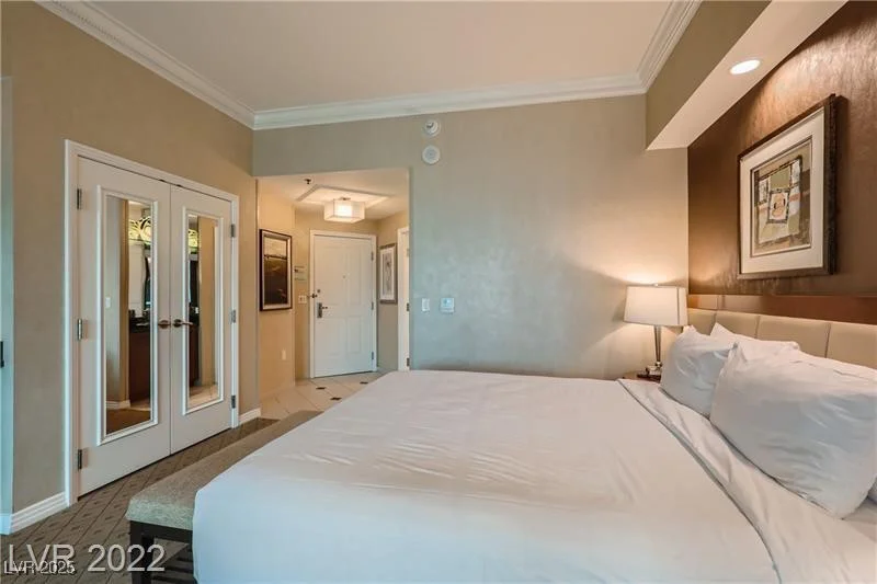 145 Harmon, Las Vegas, NV 89109