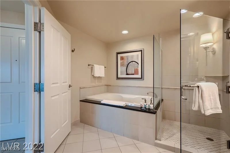 145 Harmon, Las Vegas, NV 89109