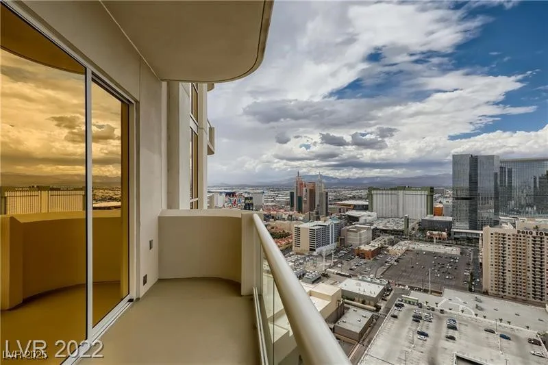 145 Harmon, Las Vegas, NV 89109