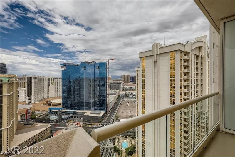 145 Harmon, Las Vegas, NV 89109
