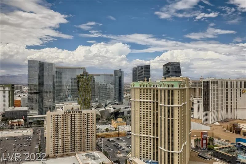 145 Harmon, Las Vegas, NV 89109