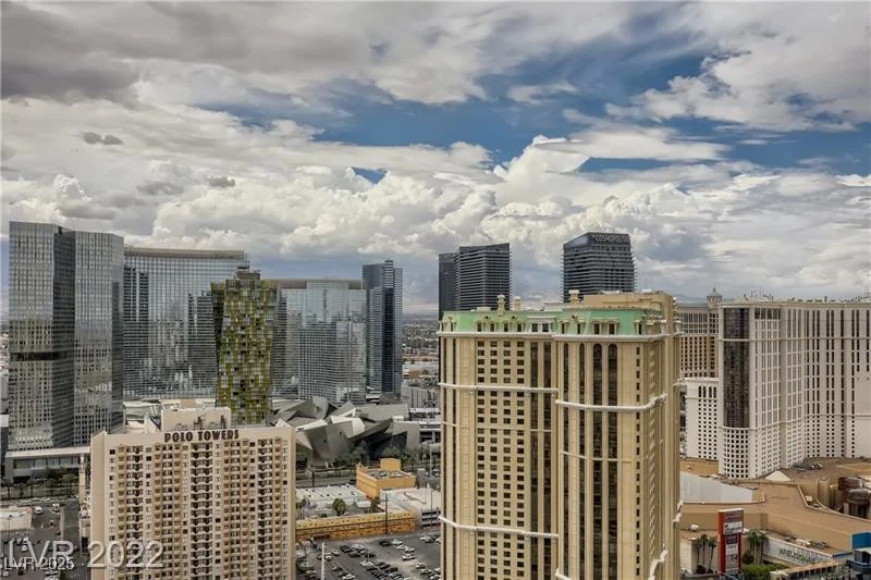 145 Harmon, Las Vegas, NV 89109