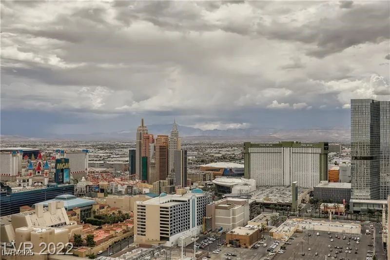 145 Harmon, Las Vegas, NV 89109
