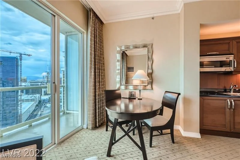 145 Harmon, Las Vegas, NV 89109
