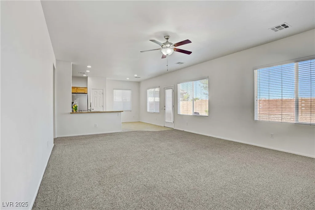 6933 Diver, North Las Vegas, NV 89084