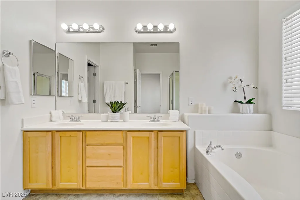 6933 Diver, North Las Vegas, NV 89084