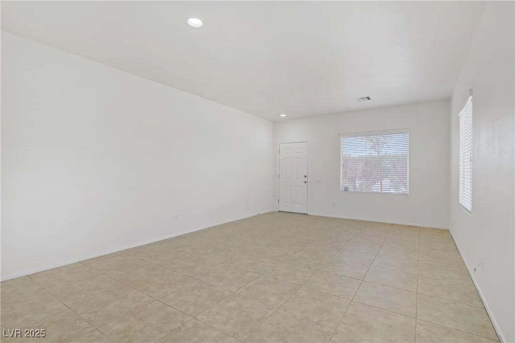 6933 Diver, North Las Vegas, NV 89084
