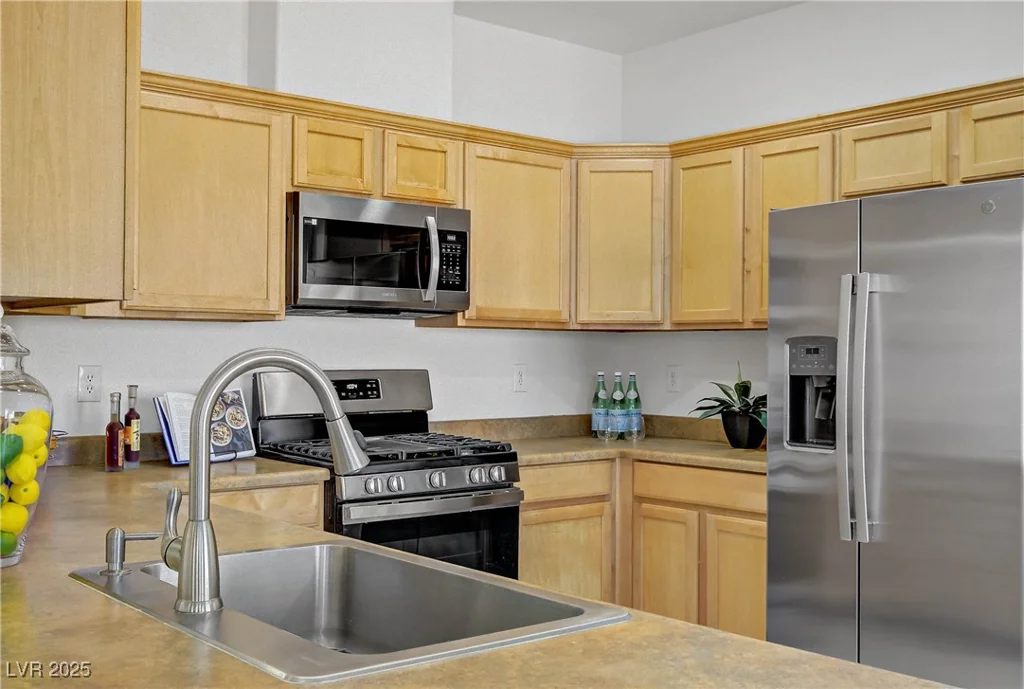 6933 Diver, North Las Vegas, NV 89084