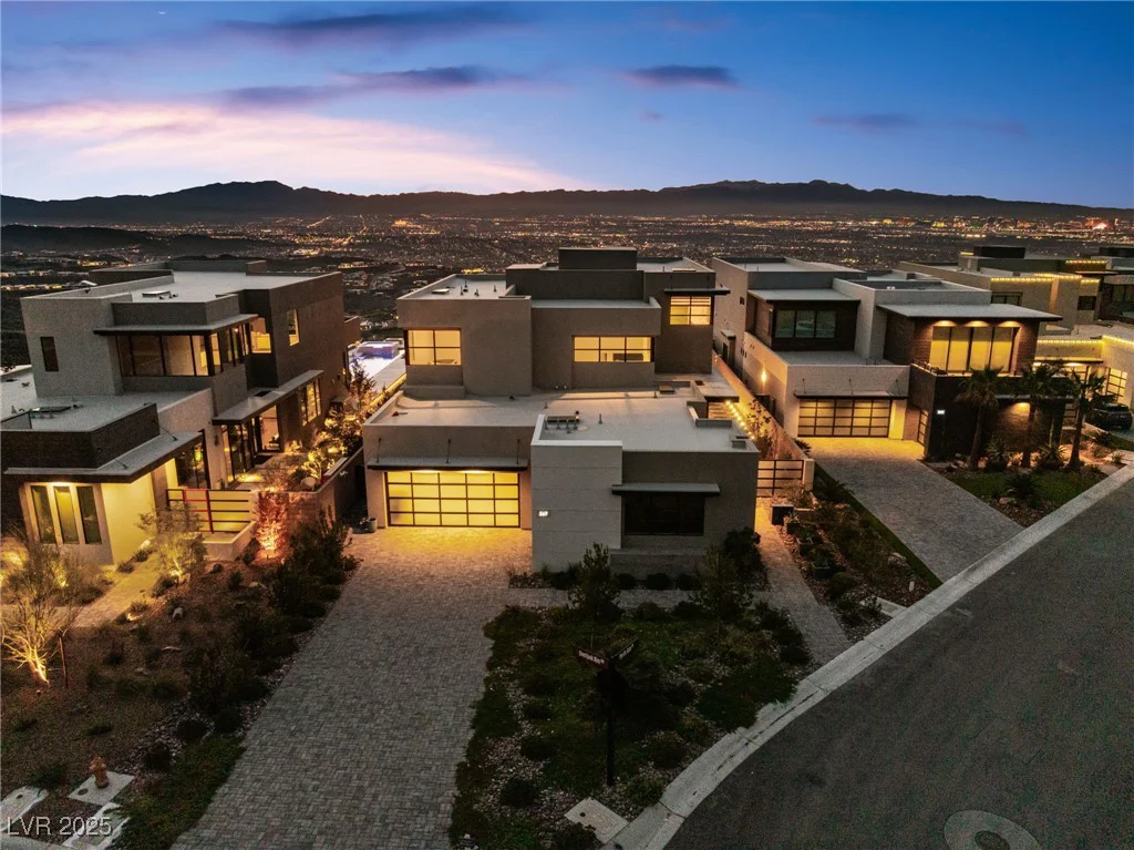 569 Overlook Rim, Henderson, NV 89012