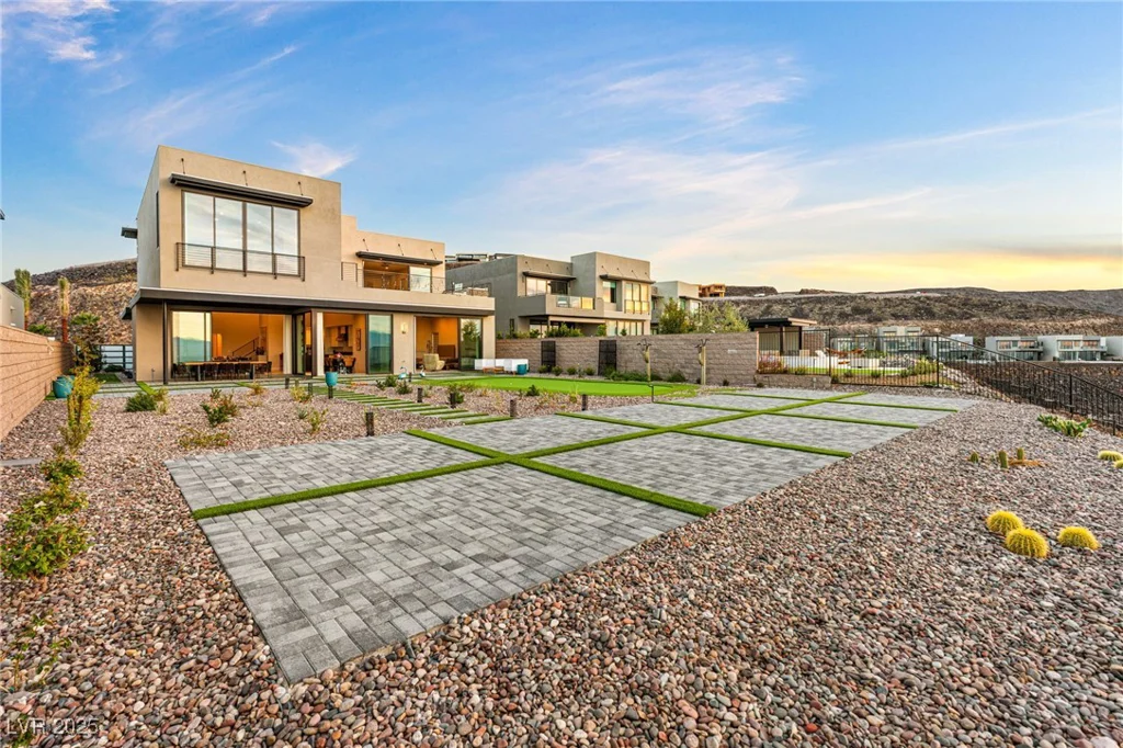 569 Overlook Rim, Henderson, NV 89012