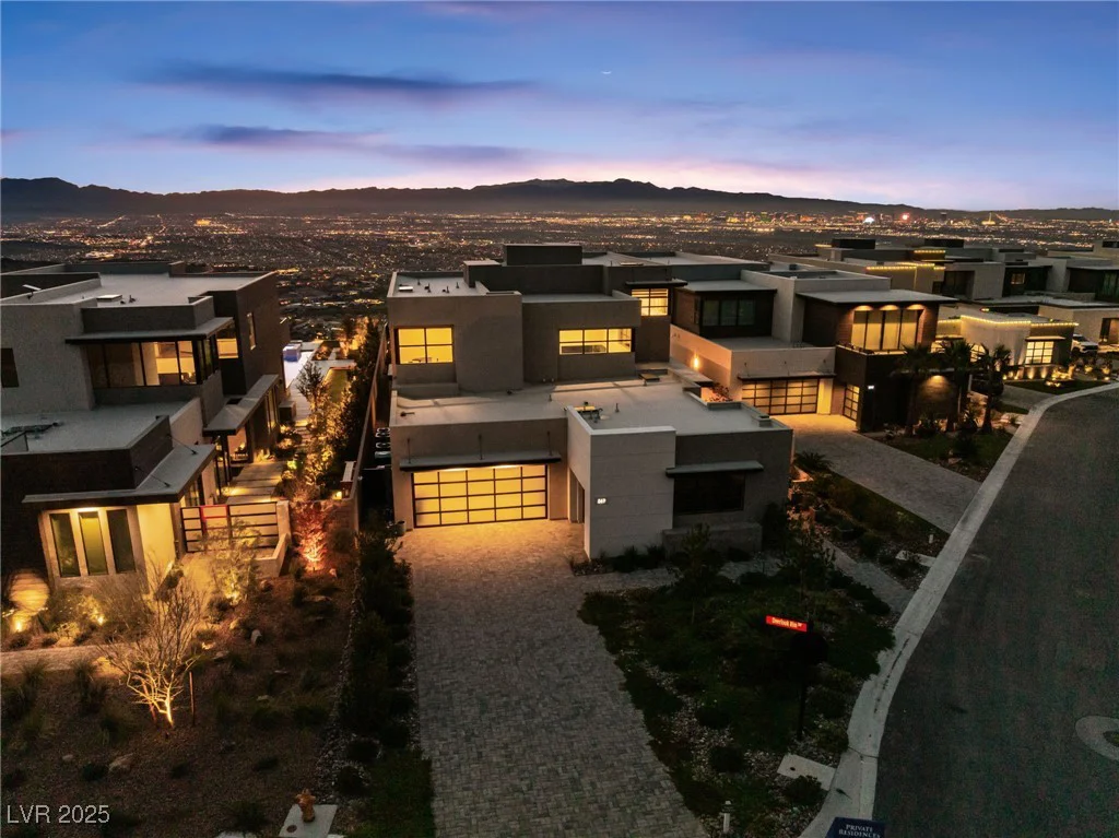 569 Overlook Rim, Henderson, NV 89012