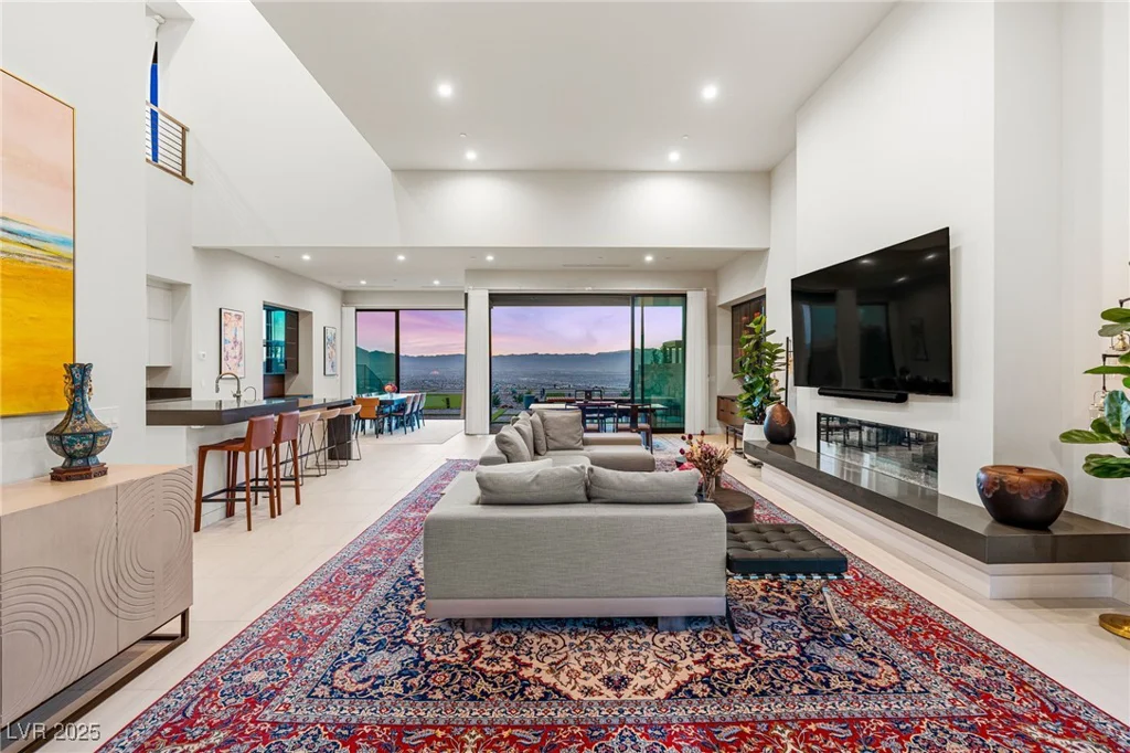 569 Overlook Rim, Henderson, NV 89012