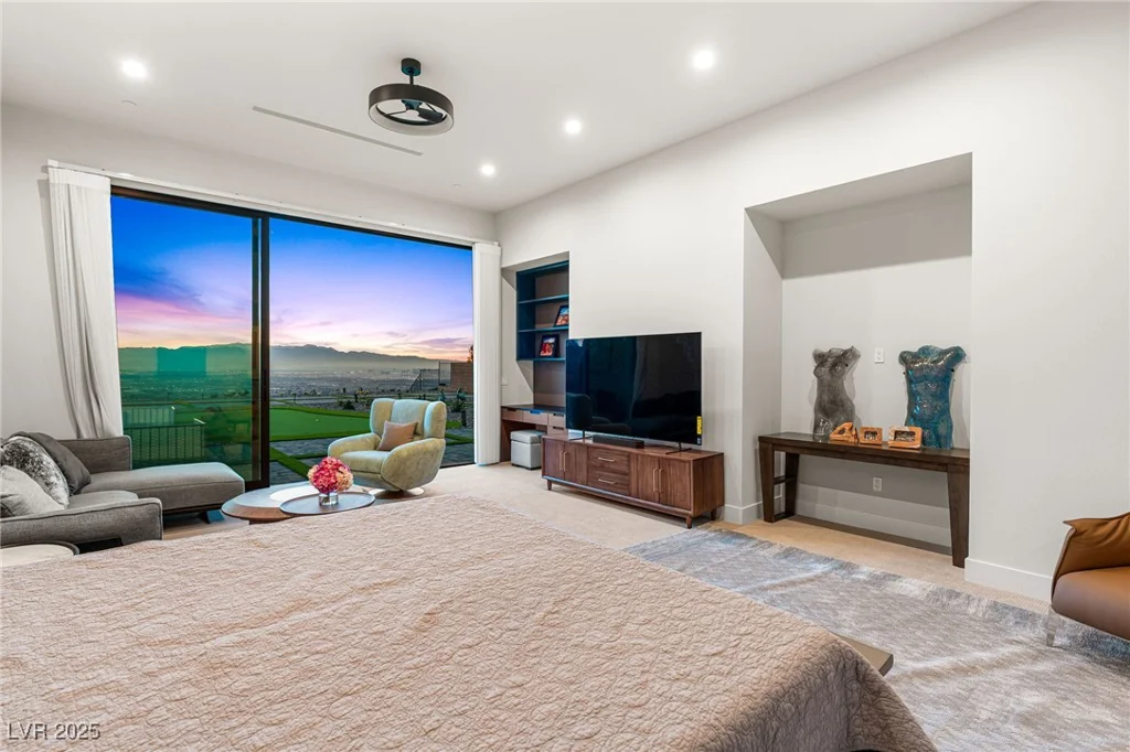 569 Overlook Rim, Henderson, NV 89012