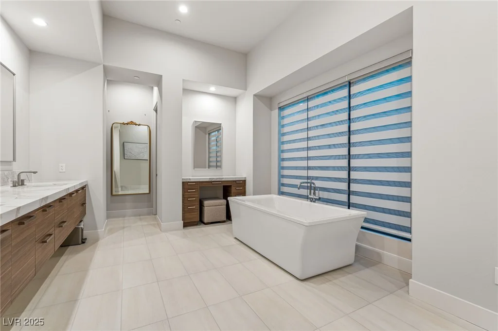 569 Overlook Rim, Henderson, NV 89012
