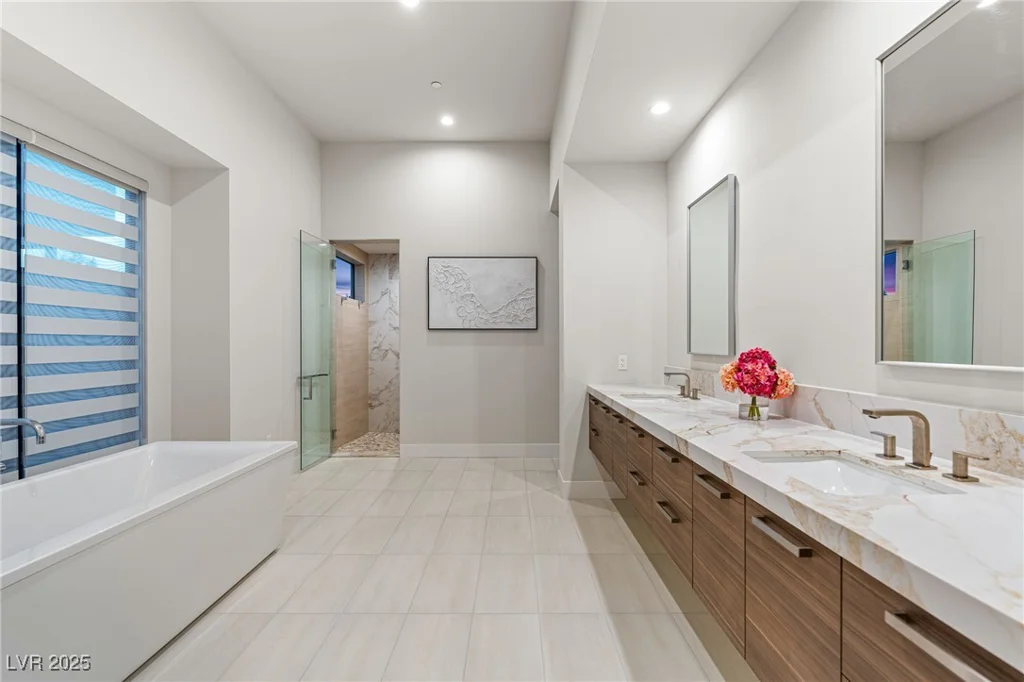 569 Overlook Rim, Henderson, NV 89012