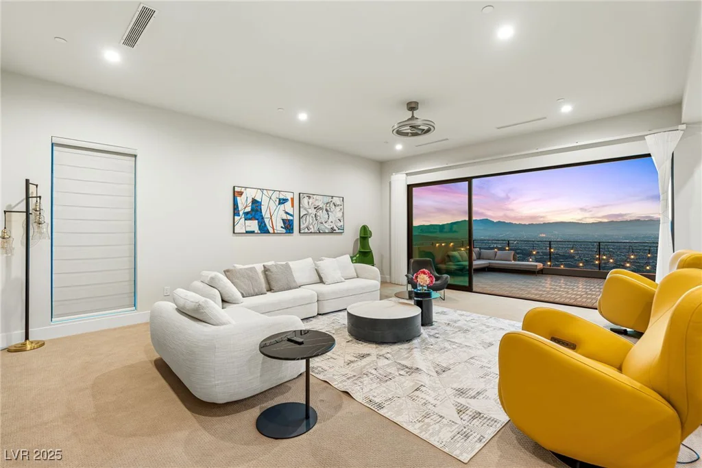 569 Overlook Rim, Henderson, NV 89012