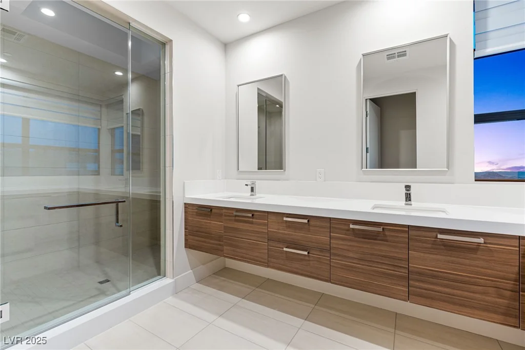 569 Overlook Rim, Henderson, NV 89012
