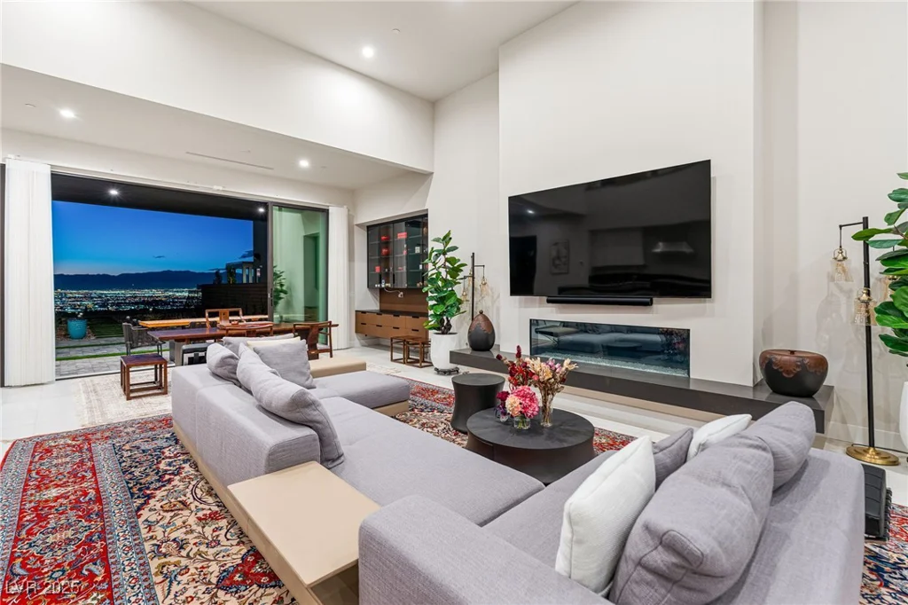 569 Overlook Rim, Henderson, NV 89012
