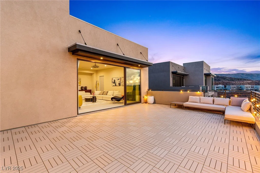 569 Overlook Rim, Henderson, NV 89012
